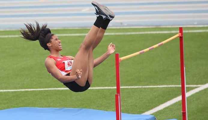 GOLDEN GIRL: Tyra Gittens clears the bar in the Carifta Games girls' open heptathlon high jump, in Willemstad, Curacao, in April. –Photo: NIGEL BROWNE/FLOW